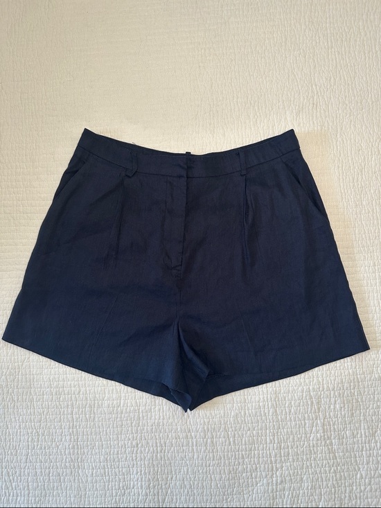 ANTONIO MELANI Pants - ANTONIO MELANI Navy High-Waist Pleated Shorts Size 12